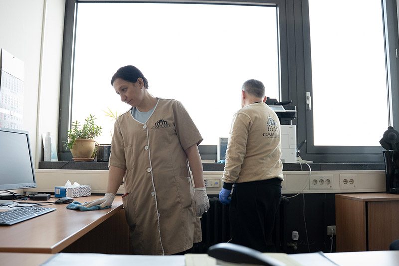 capital-infradienst-teaser-bueroreinigung-berlin-arbeitsplaetze